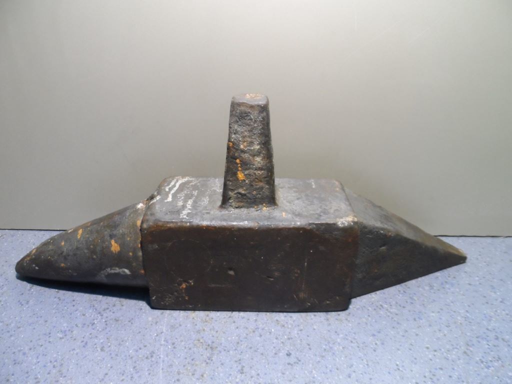 YUNQUE PROFESIONAL DE ACERO FORJADO - Oller Stocks