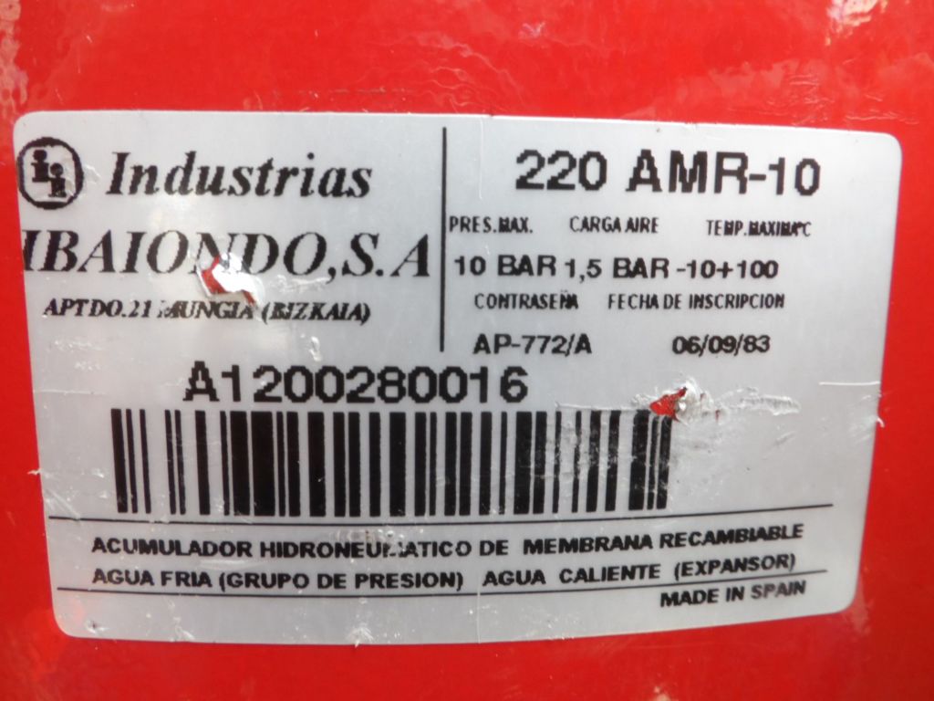 VASO DE EXPANSION CILINDRICO VERTICAL CON PATAS 200 AMR-B90 ROSCA 3/4
