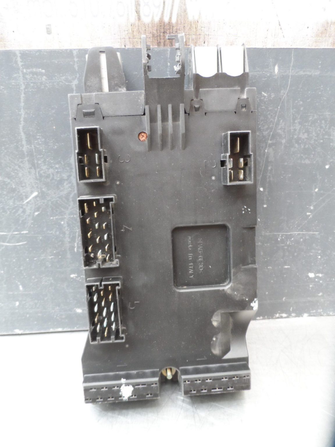 CAJA DE FUSIBLES PARA CAMION A901 540 03 50 Oller Stocks CAJA DE FUSIBLES PARA CAMION A901 540 03 50 Oller Stocks