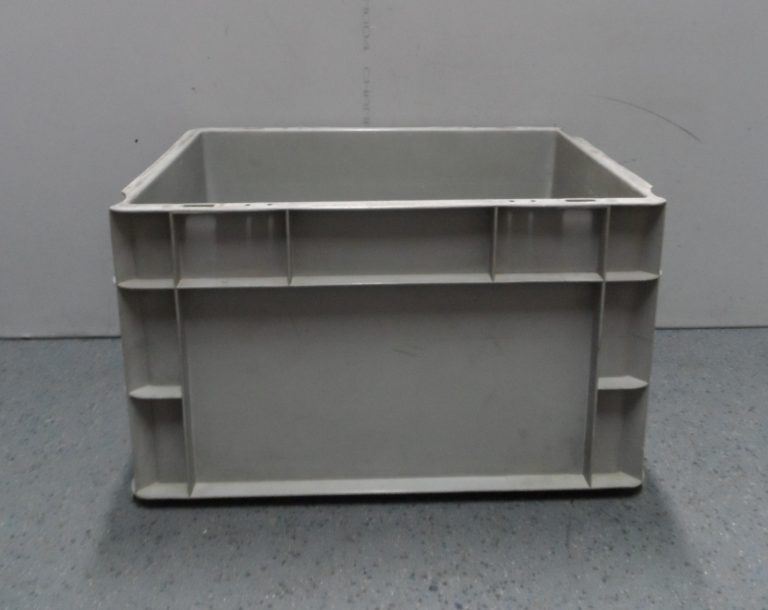 CAJA DE PLÁSTICO APILABLE PARA ALMACENAR