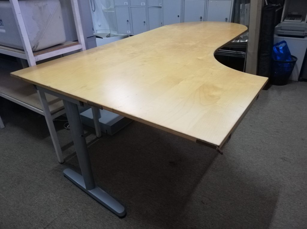 ESCRITORIO AMPLIO DE MADERA CON EXTENSIÓN - Oller Stocks