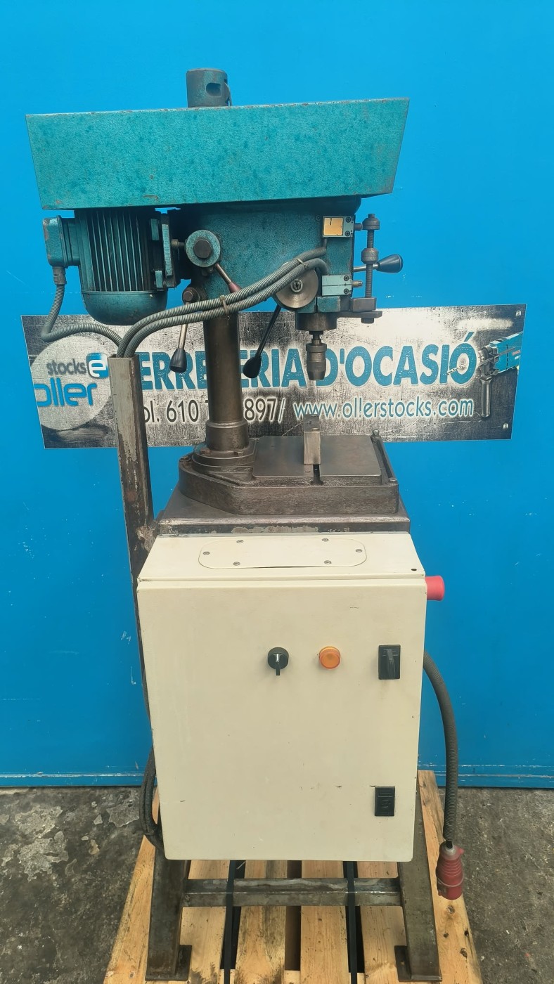 TALADRO DE COLUMNA 0'33CV TRIFÁSICO INVERSIÓN GIRO