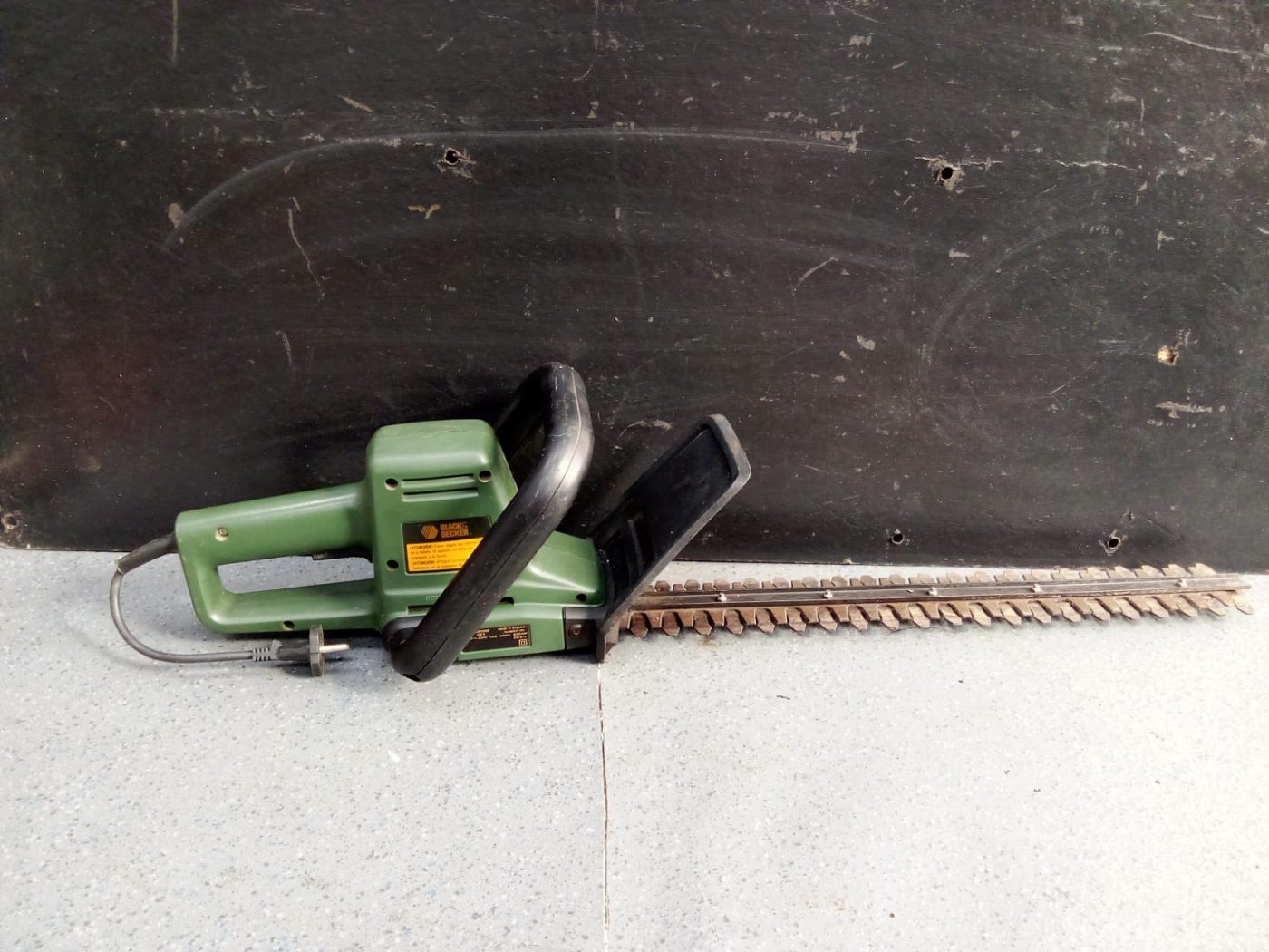DESBROZADORA CORTASETOS BLACK & DECKER GT 231 50CM