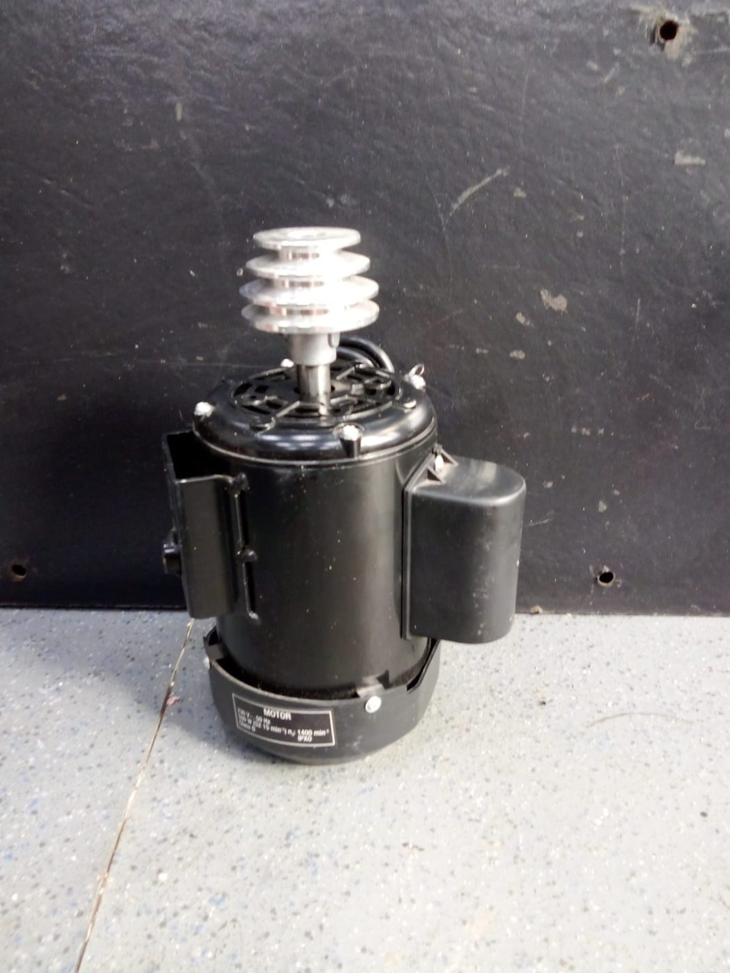MOTOR 500W 1400rpm MONOFÁSICO