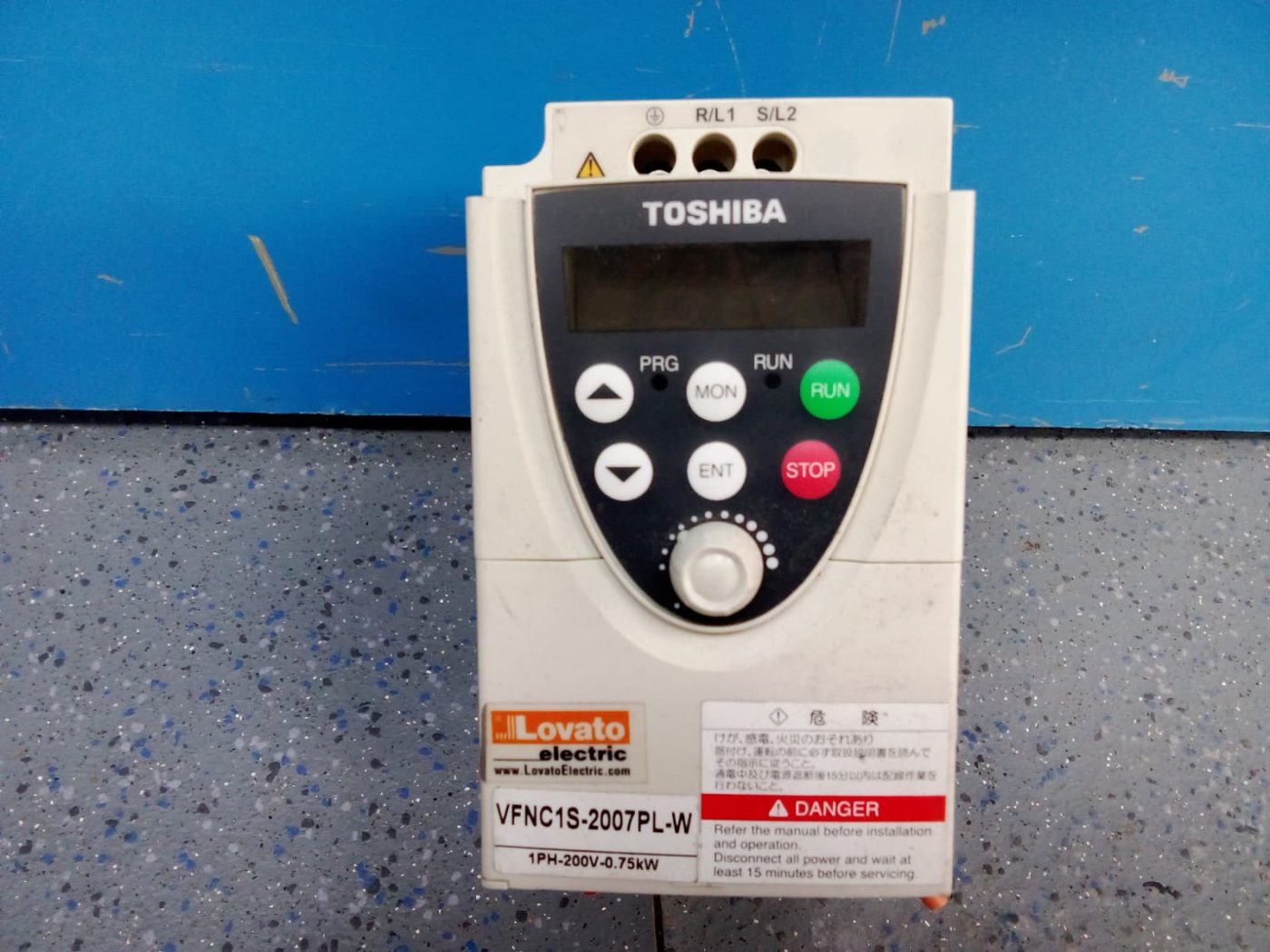 VARIADOR DE FRECUENCIA TOSHIBA VFNC1S-2007PL-W