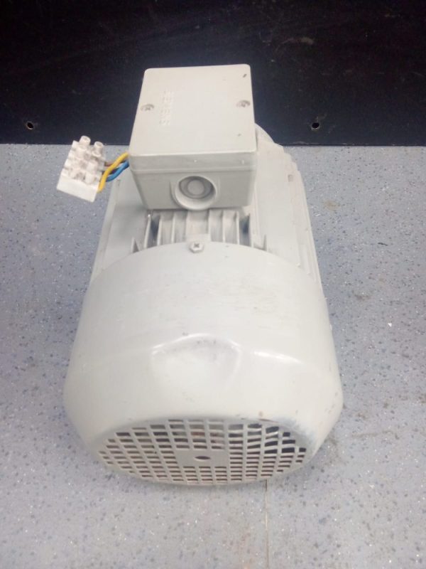 MOTOR TRIFÁSICO SIEMENS 0'75KW - Imagen 4