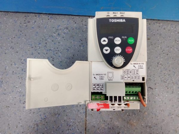 VARIADOR DE FRECUENCIA TOSHIBA VFNC1S-2007PL-W - Imagen 2