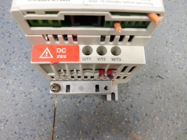 VARIADOR DE FRECUENCIA TOSHIBA VFNC1S-2007PL-W - Imagen 8