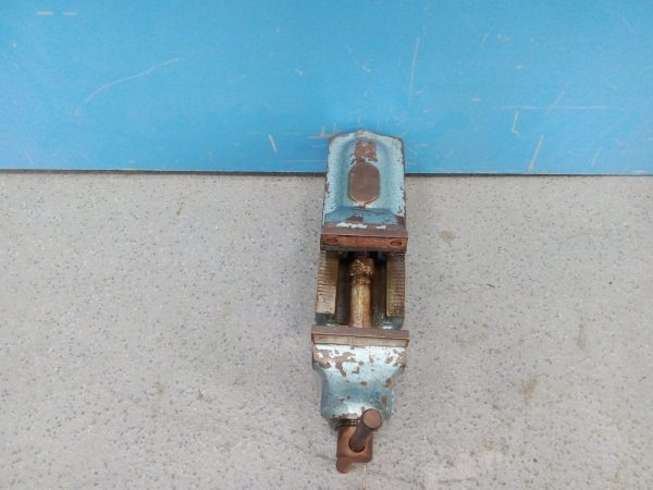 TORNILLO BANCO HIERRO MORDAZAS 10CM - Imagen 4