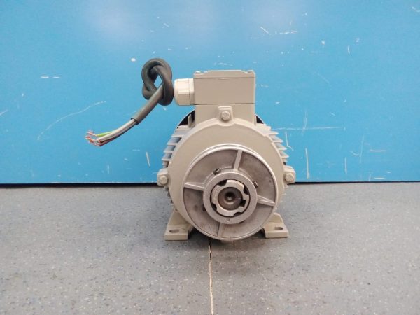 MOTOR ELÉCTRICO TRIFÁSICO SIEMENS 1'1KW- 1415 RPM - Imagen 5