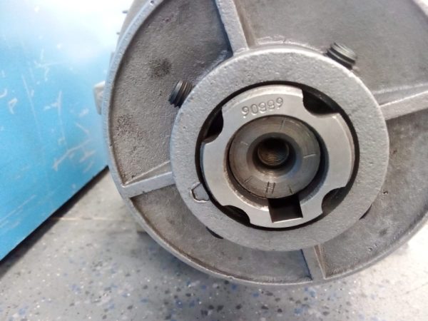 MOTOR ELÉCTRICO TRIFÁSICO SIEMENS 1'1KW- 1415 RPM - Imagen 6