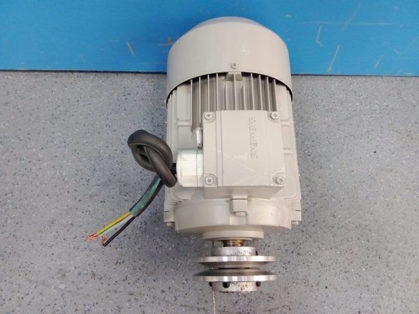 MOTOR ELÉCTRICO TRIFÁSICO SIEMENS 1'1KW- 1415 RPM - Imagen 7