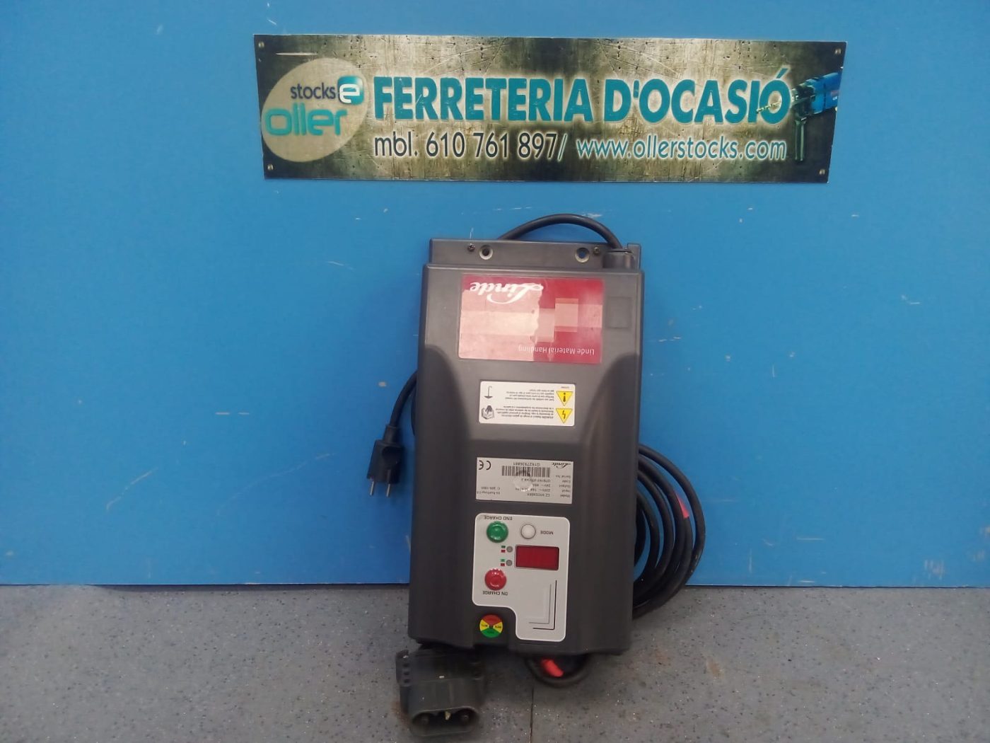 CARGADOR CARRETILLA LINDE 24V