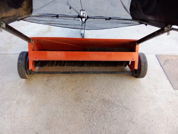 RECOGEDOR CESPED HOJAS AGRI FAB PARA TRACTOR CORTACESPED - Imagen 12