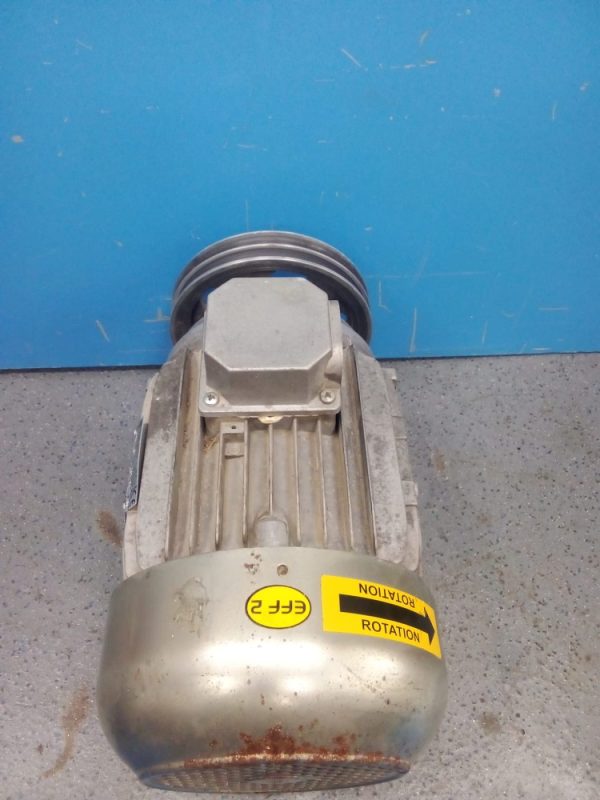 Motor Eléctrico Trifásico VEMAT VTB 112HL 5.5 kW (7.5 HP) 2870 rpm - Imagen 4
