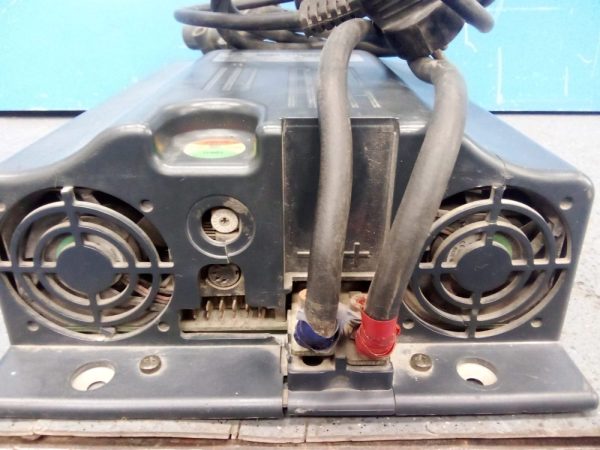 CARGADOR DE BATERIA NG3 FENWIC 24V - Imagen 8