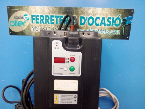 CARGADOR CARRETILLA LINDE 48V - Imagen 2