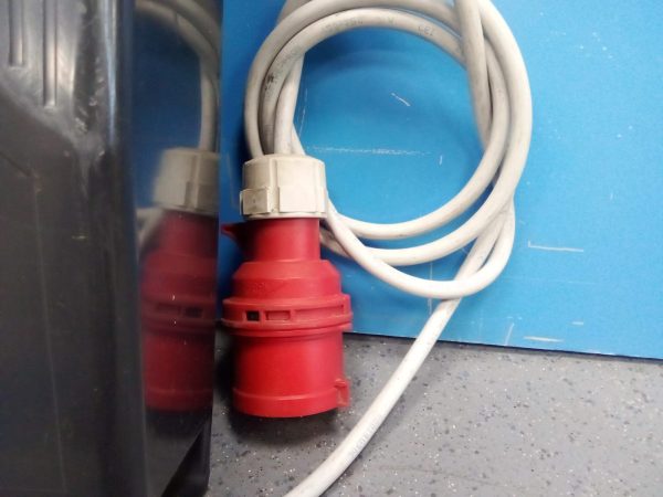 CARGADOR CARRETILLA LINDE 48V - Imagen 6