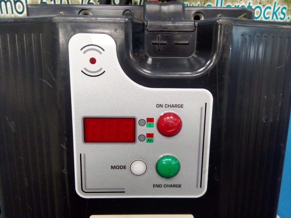 CARGADOR CARRETILLA LINDE 48V - Imagen 7