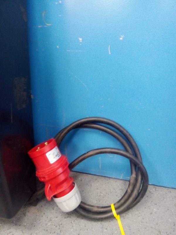 CARGADOR CARRETILLA LINDE 80V - Imagen 8