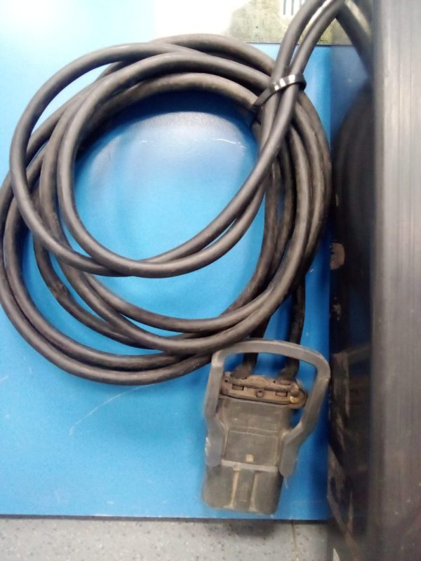 CARGADOR CARRETILLA LINDE 80V - Imagen 3