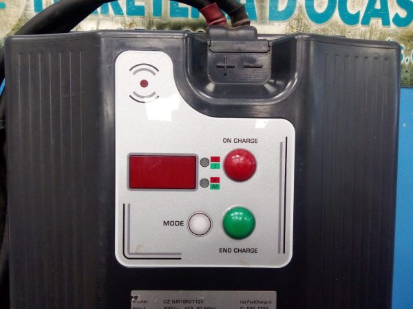 CARGADOR CARRETILLA LINDE 80V - Imagen 7