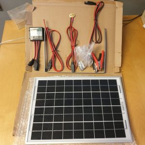 PANEL SOLAR portátil 10W 12V 24x34x2cm