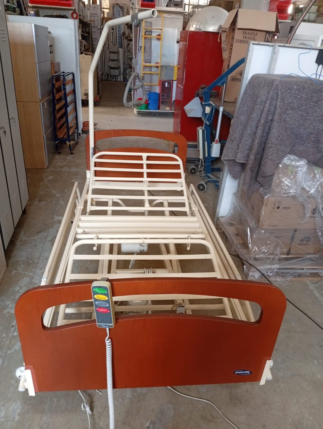 CAMA PLEGABLE ELÉCTRICA INVACARE