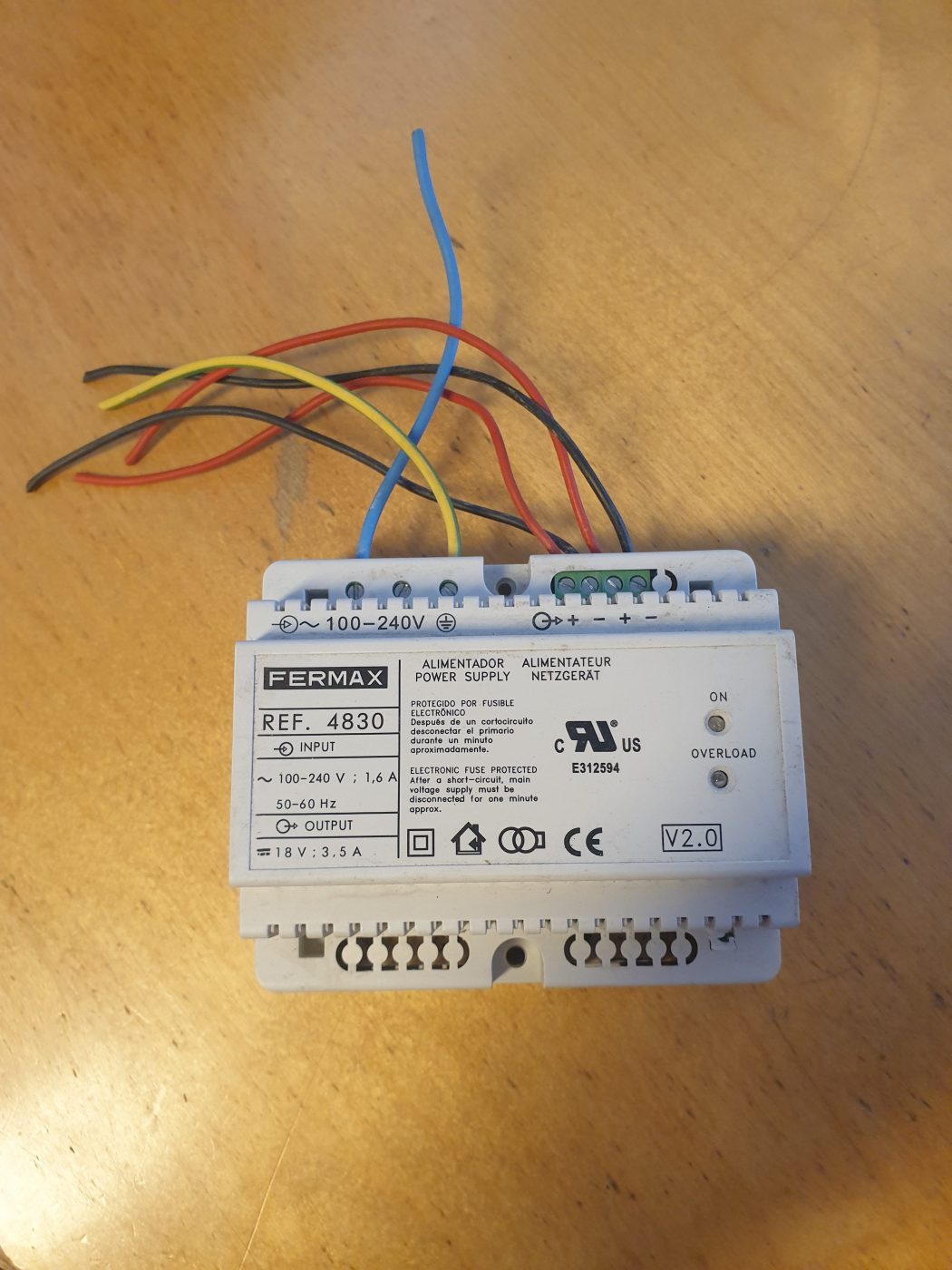 FUENTE ALIMENTACIÓN FERMAX 4830 8 V DC 3,5 A