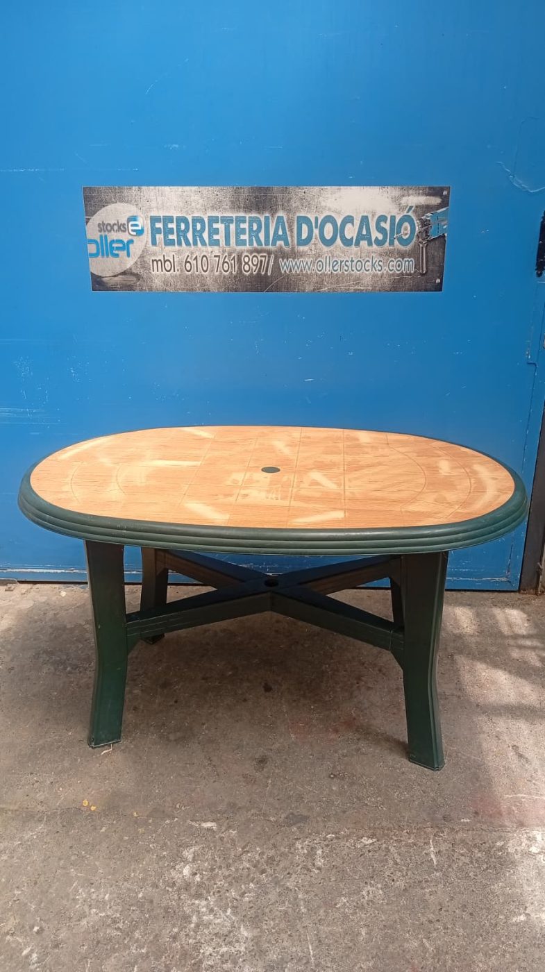 MESA EXTERIOR EFECTO MADERA 73x133x85CM