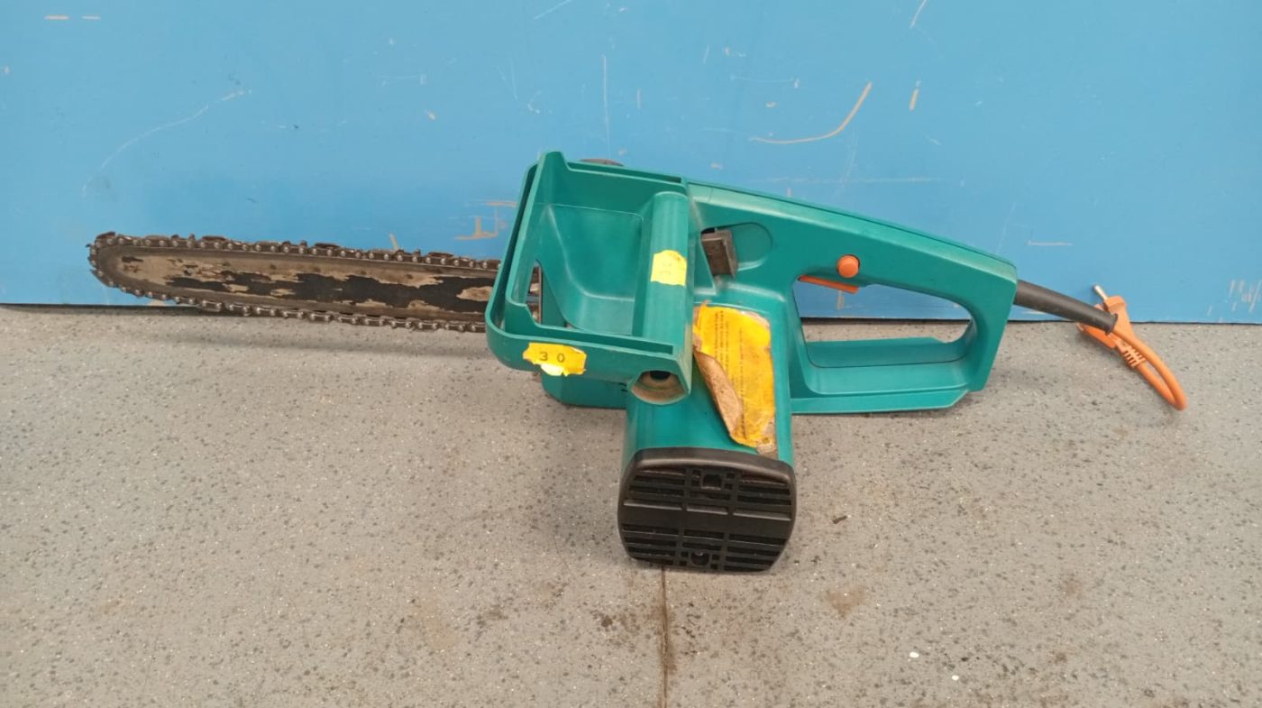 MOTOSIERRA ELÉCTRICA BLACK DECKER DN402 F2