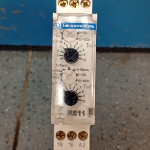 RELÉ TEMPORIZADOR MULTIFUNCIÓN TELEMECANIQUE RE11