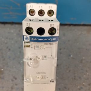 RELÉ TEMPORIZADOR MULTIFUNCIÓN TELEMECANIQUE RE7ML