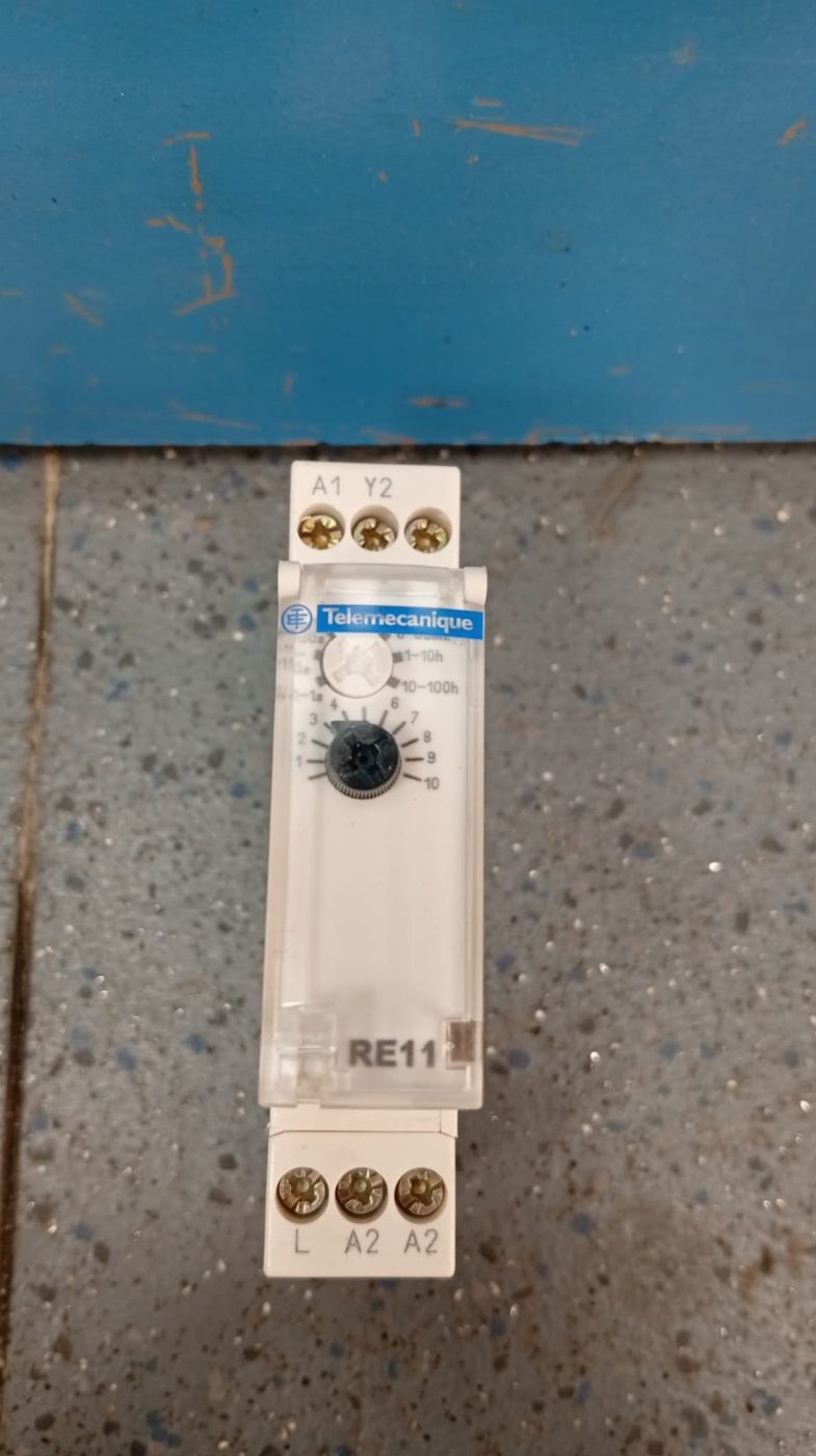 RELÉ TEMPORIZADOR TELEMECANIQUE RE 11 PARA CARRIL DIN