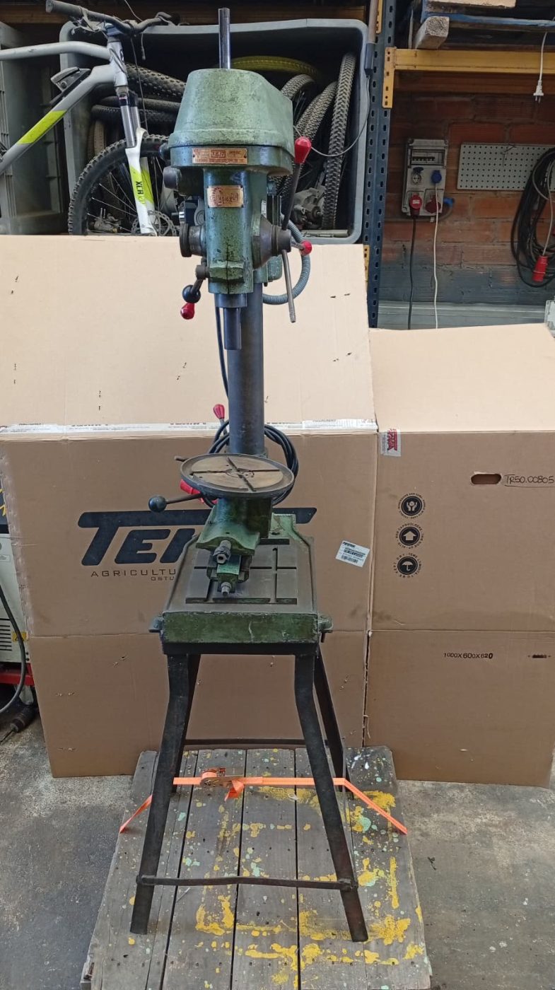TALADRO DE COLUMNA ASIDEH TB-17 12MM