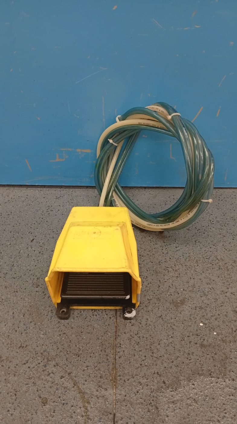 VÁLVULA NEUMÁTICA PEDAL INTERRUPTOR DE PIE INDUSTRIAL